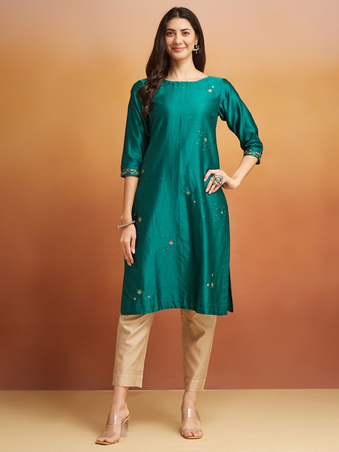 

Fabindia Women Embroidered Gotta Patti Kurta, Green