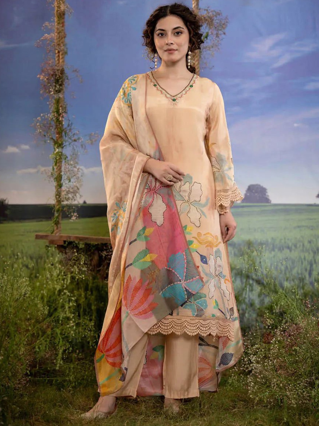 

FASHION DWAR Women Floral Printed Regular Kurta with Trousers & With Dupatta, Beige