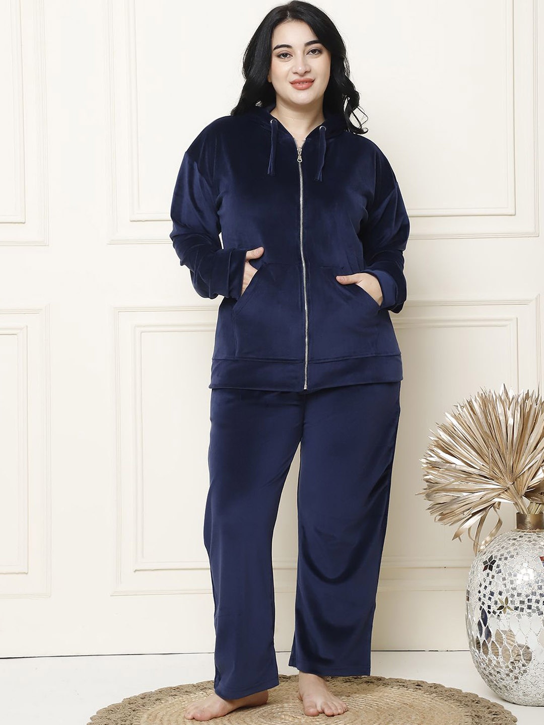 

TAG 7 Women Solid V-Neck Night Suit, Navy blue