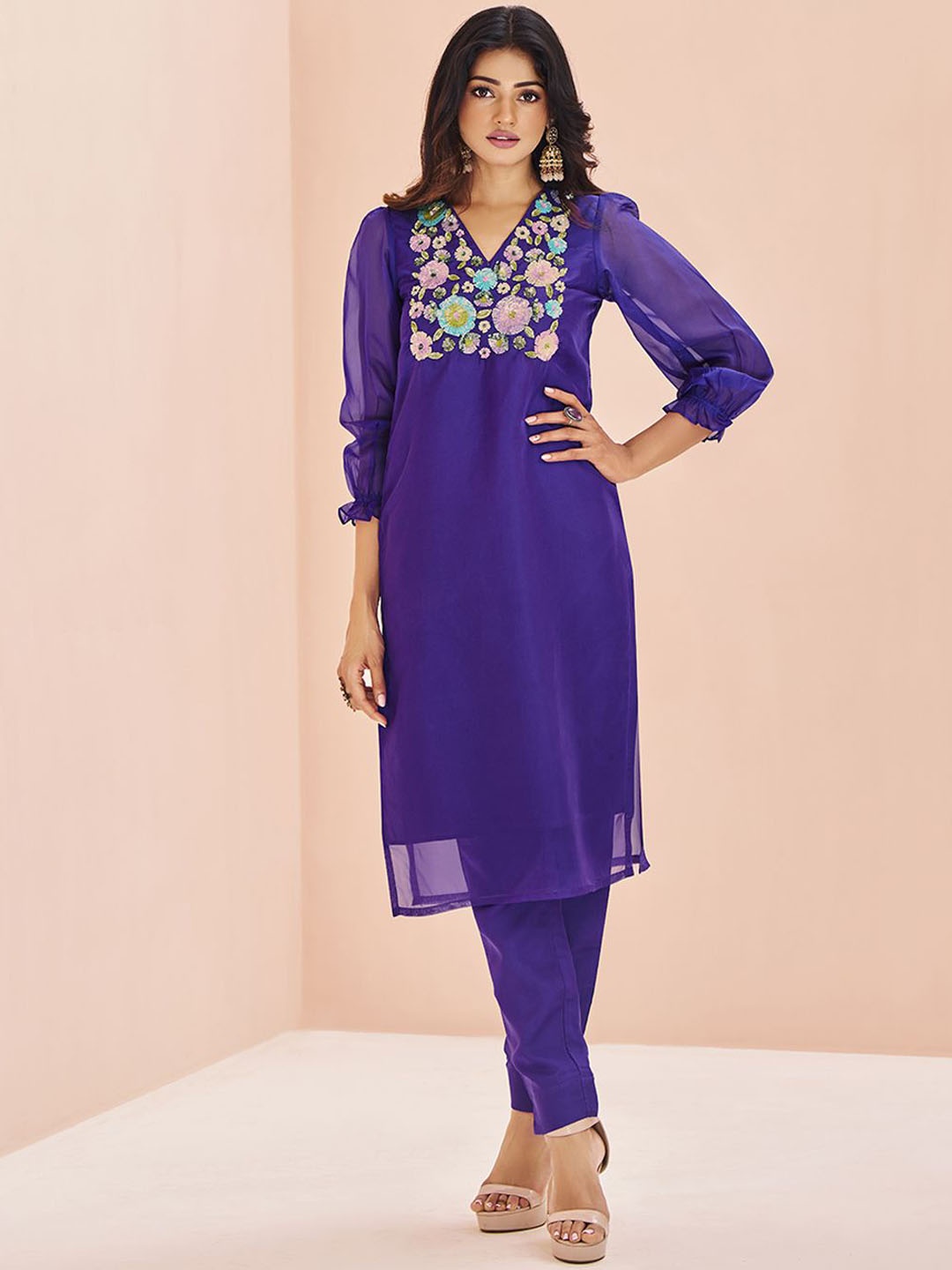 

Fusionic Floral Embroidered V-Neck Regular Sequinned Organza Kurta With Trouser, Purple