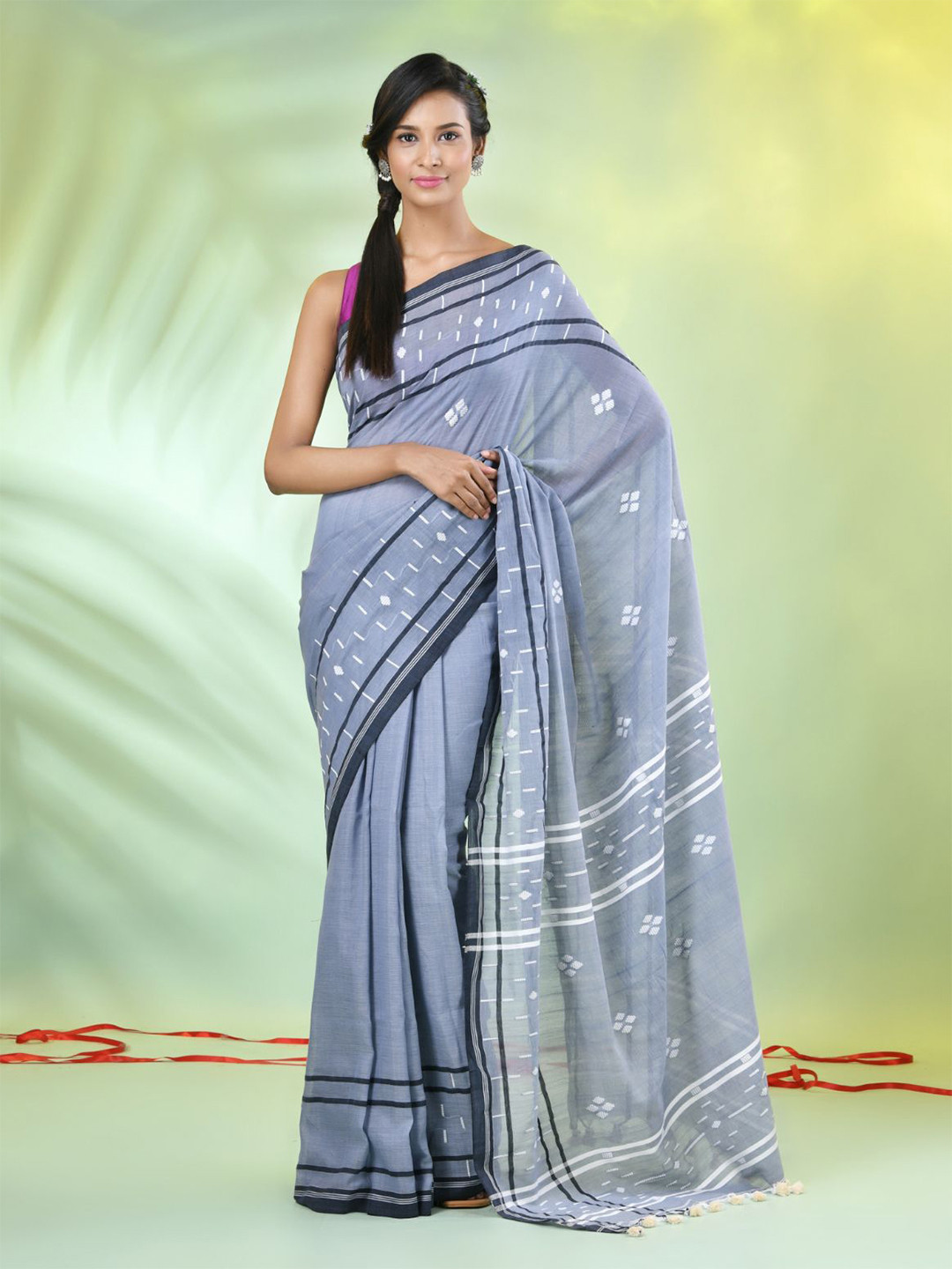 

Charukriti Ethnic Motifs Pure Cotton Saree, Grey