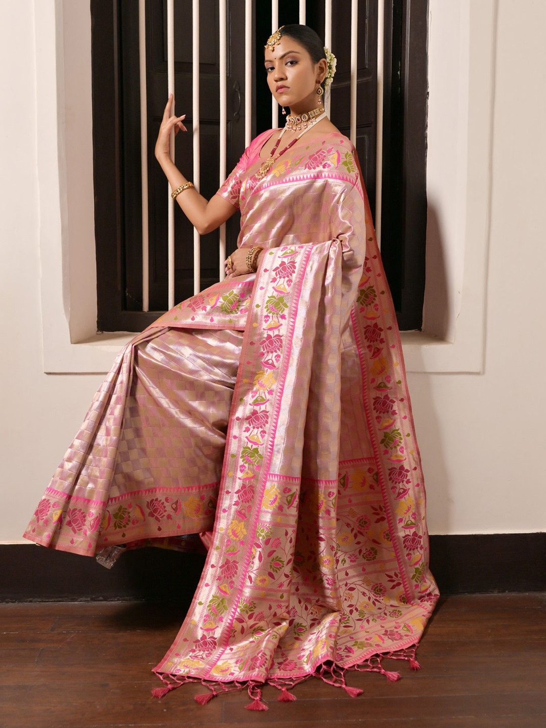 

Kandora Woven Design Zari Pure Silk Paithani Saree, Pink