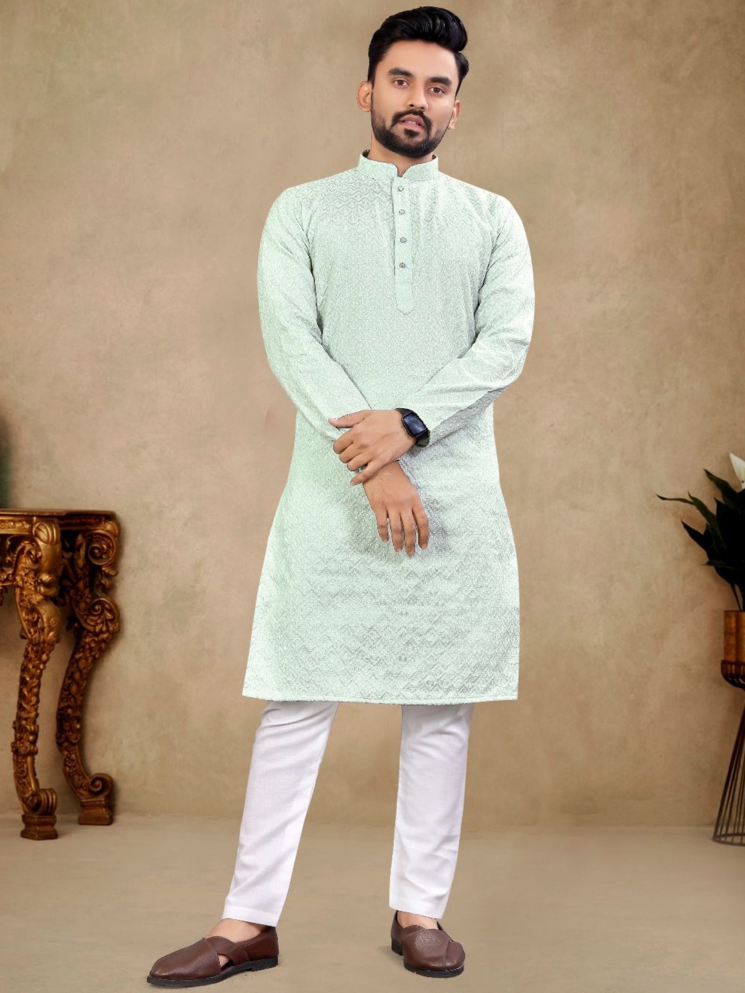 

Zurika Fashion Men Chikankari Embroidered Straight Kurta, Green