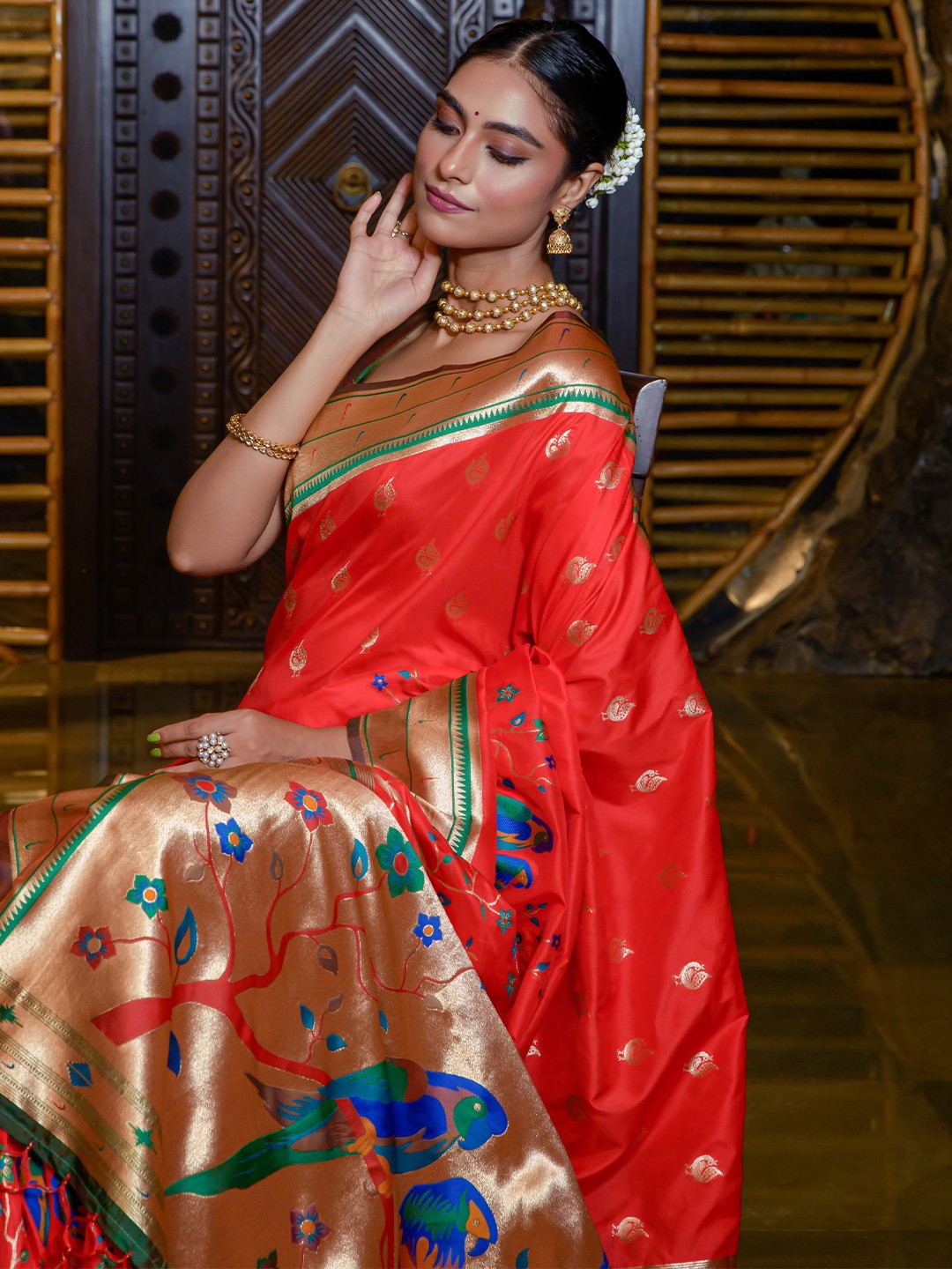 

Kandora Ethnic Motifs Zari Pure Silk Banarasi Saree, Red