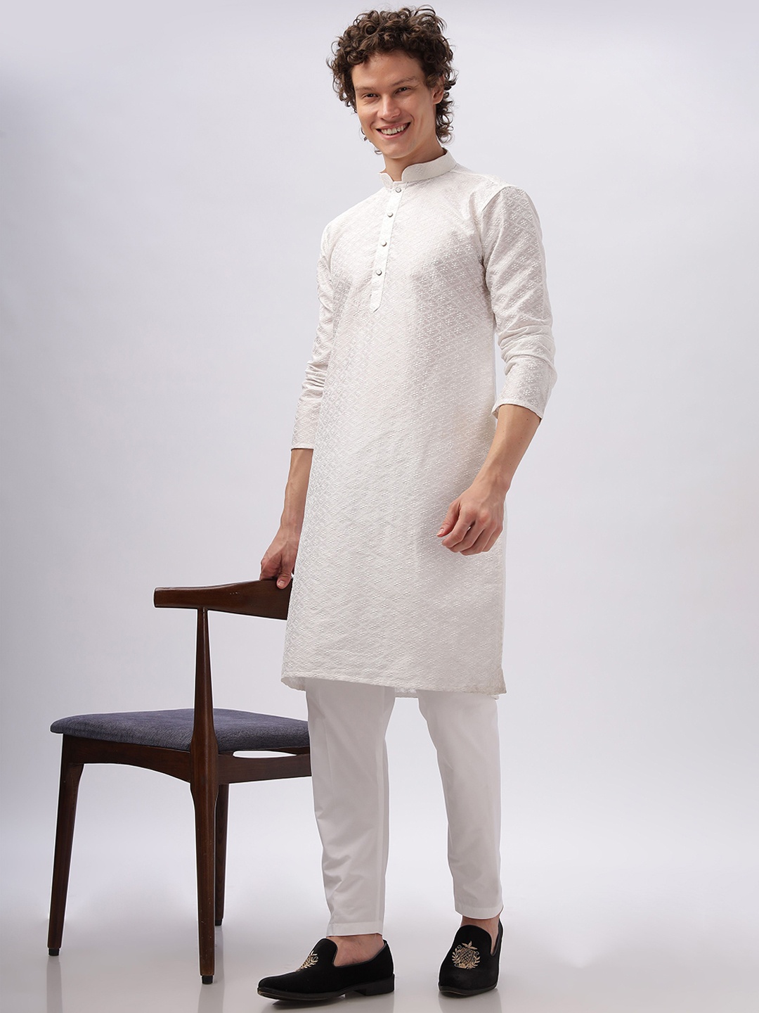 

Anouk Men Geometric Yoke Design Chikankari Anarkali Kurta, White