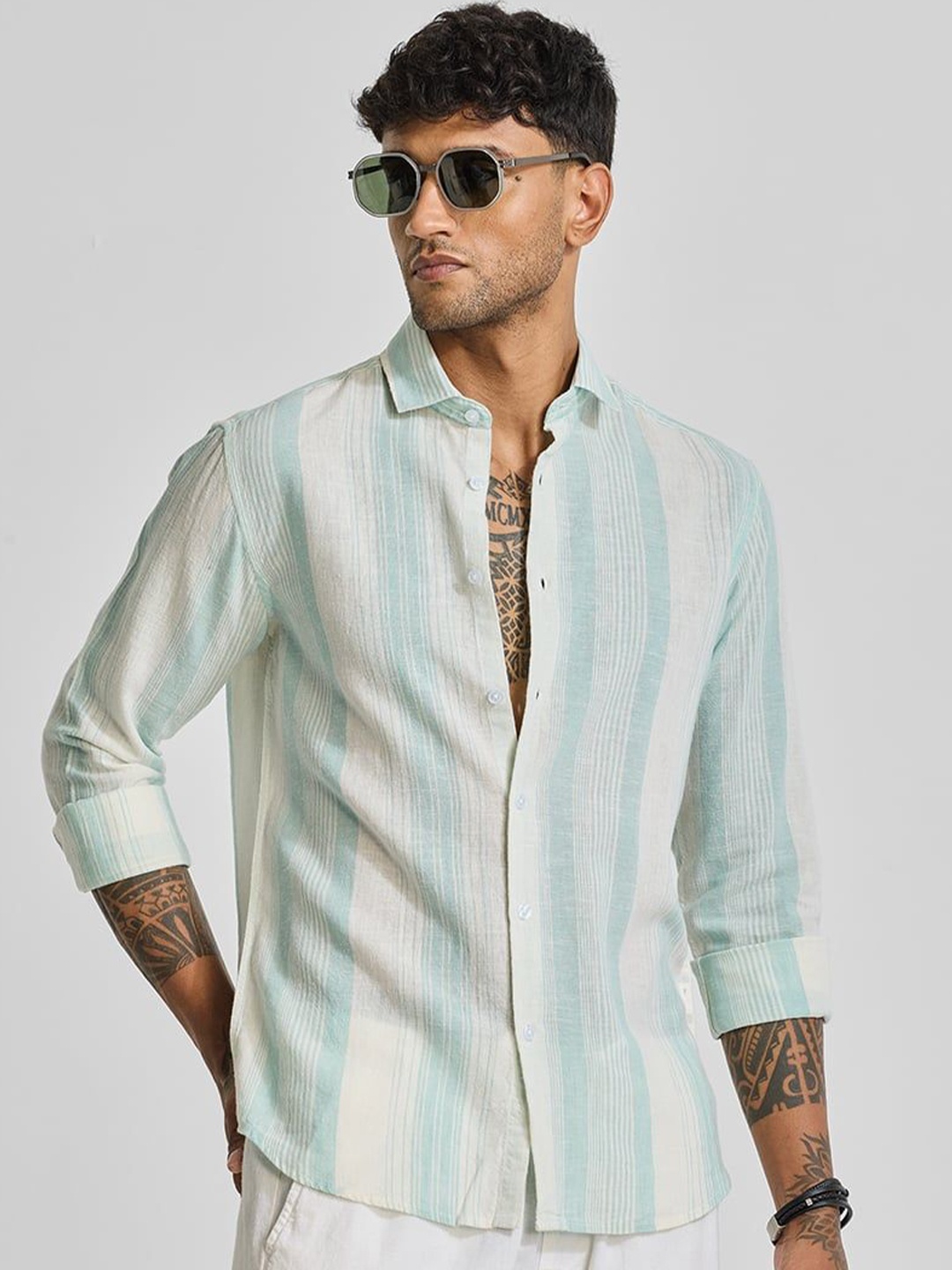 

Snitch Men Smart Spread Collar Vertical Striped Linen Casual Shirt, Green