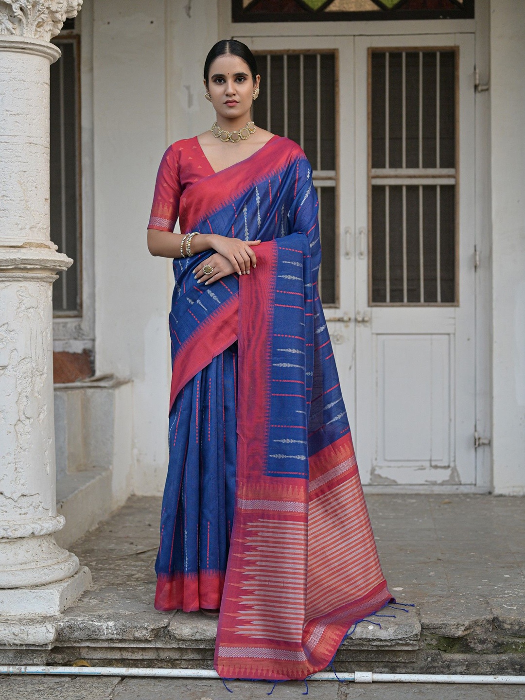 

Kandora Woven Design Zari Pure Silk Saree, Blue