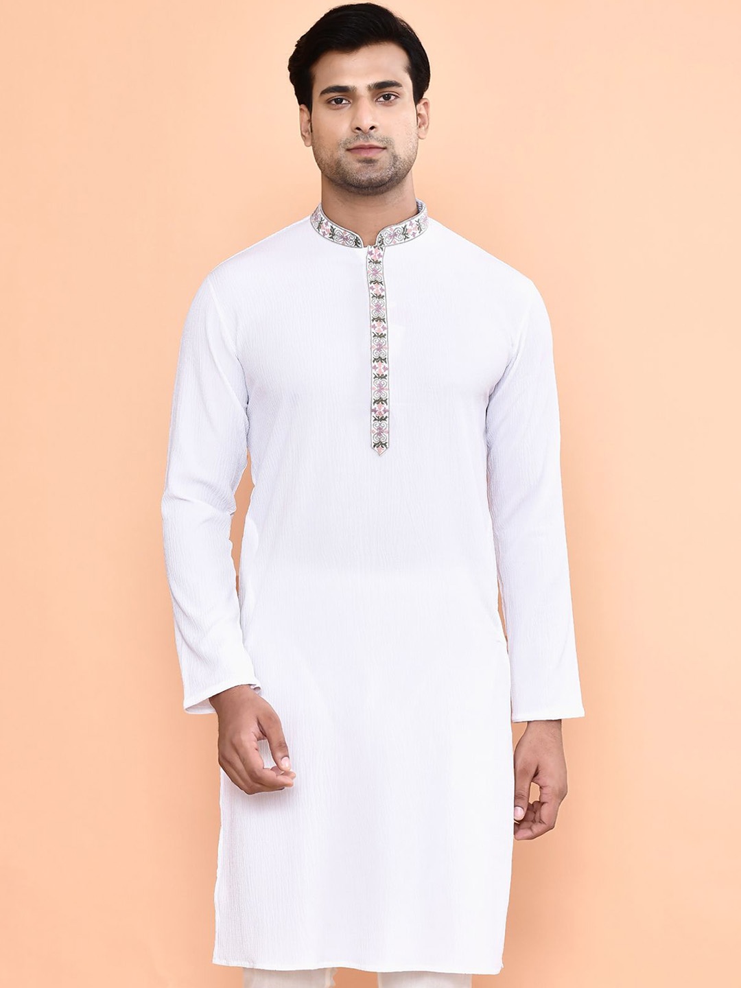 

MAAHI FABS Men Thread Work Kurta, White