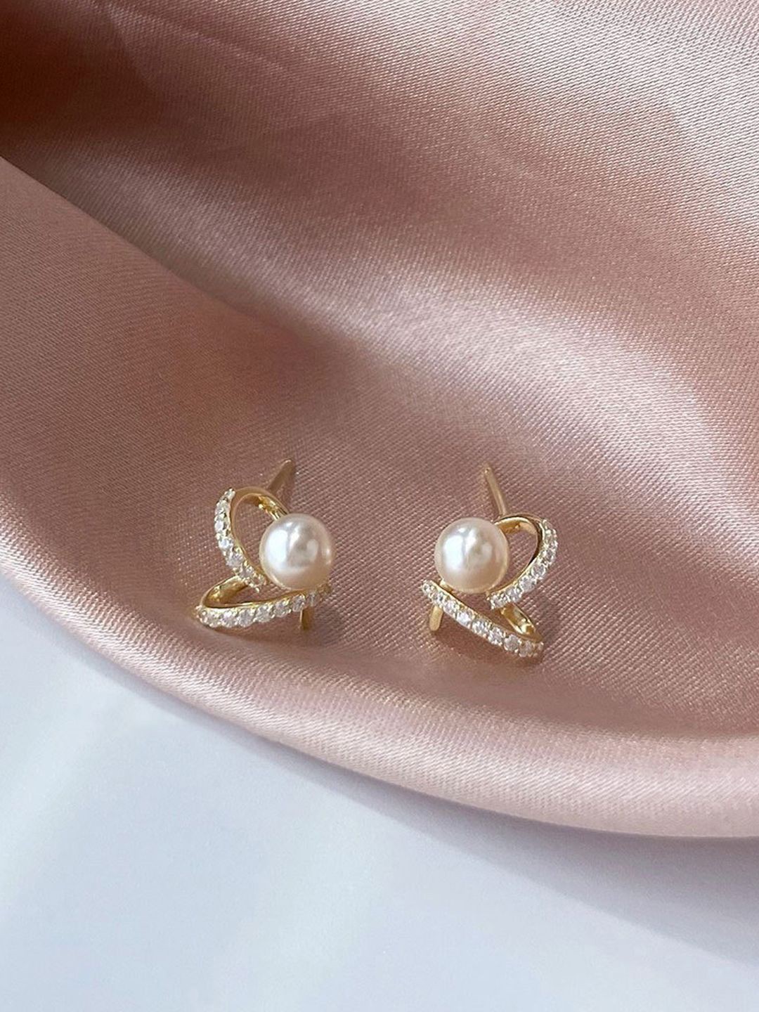 

FIMBUL Gold Plated Cubic Zirconia Heart Shaped Studs