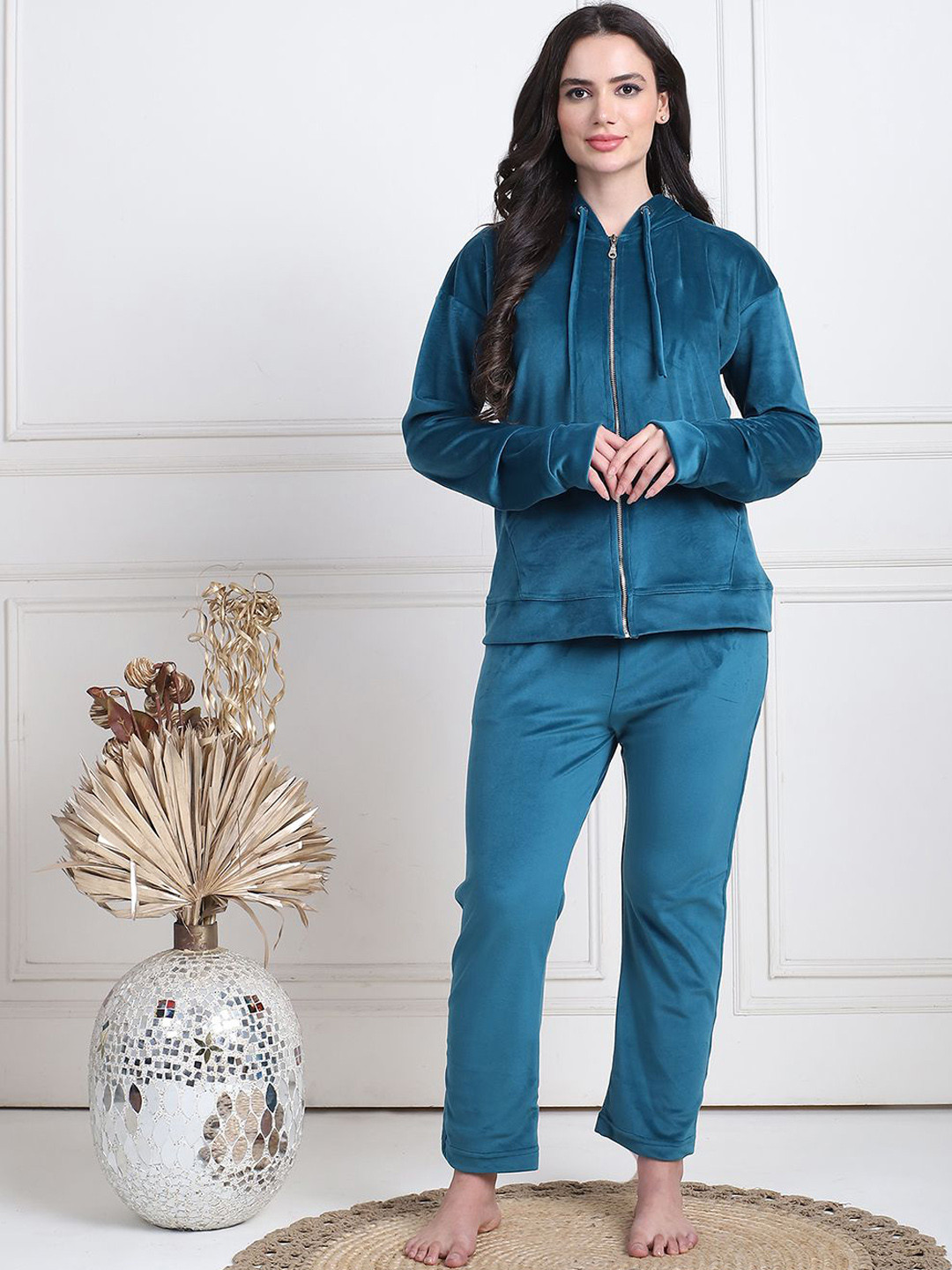 

TAG 7 Women Solid V-Neck Long Sleeves Night suit, Teal