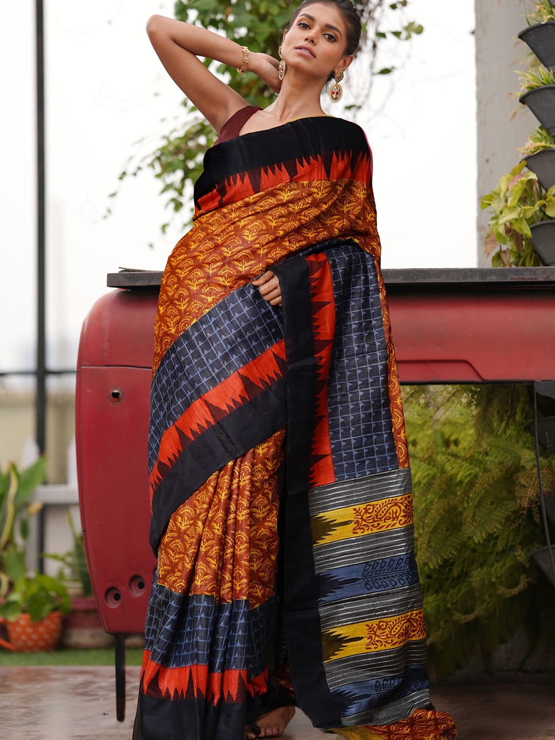 

Unnati Silks Floral Pure Silk Tussar Saree, Brown