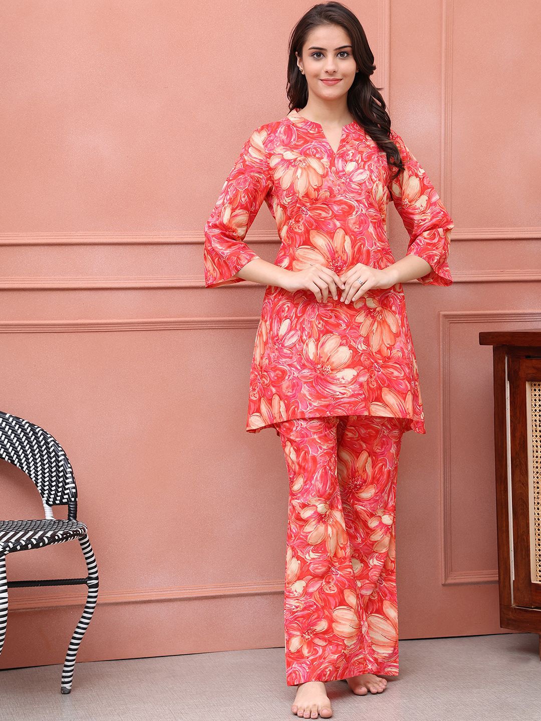 

Claura Women Floral Printed Pure Cotton Night suit, Red