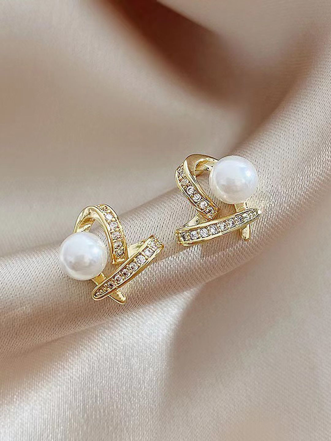 

VAGHBHATT Heart Shaped Studs Earrings, Gold