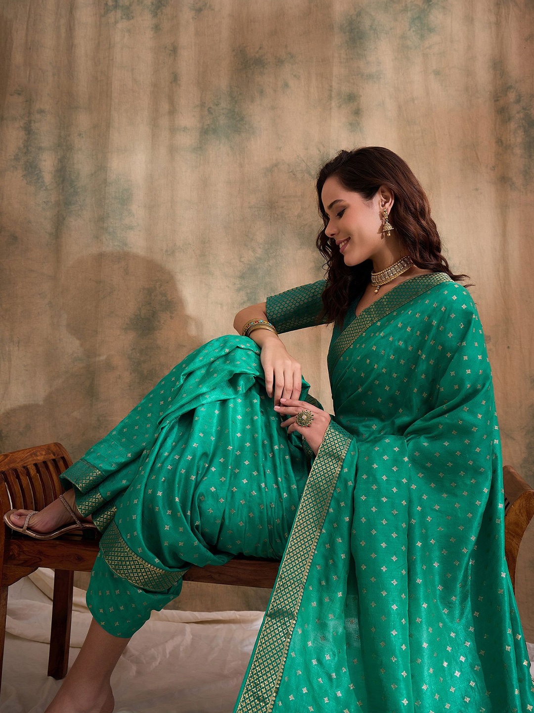 

Sangria Floral Printed Woven Design Zari Saree With Blouse Piece, Sea green