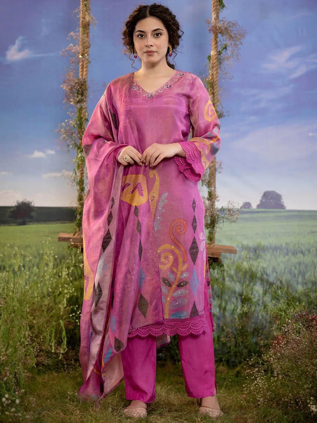 

FASHION DWAR Women Floral Printed Regular Kurta with Trousers & With Dupatta, Pink