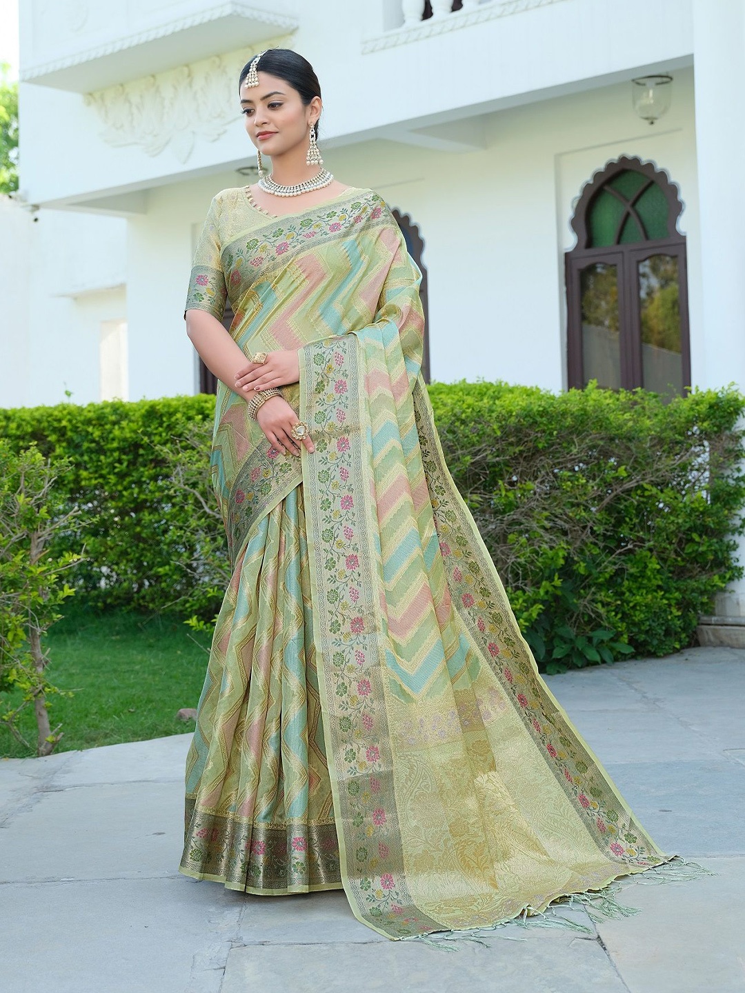 

MAHALASA Woven Design Zari Organza Banarasi Saree, Green