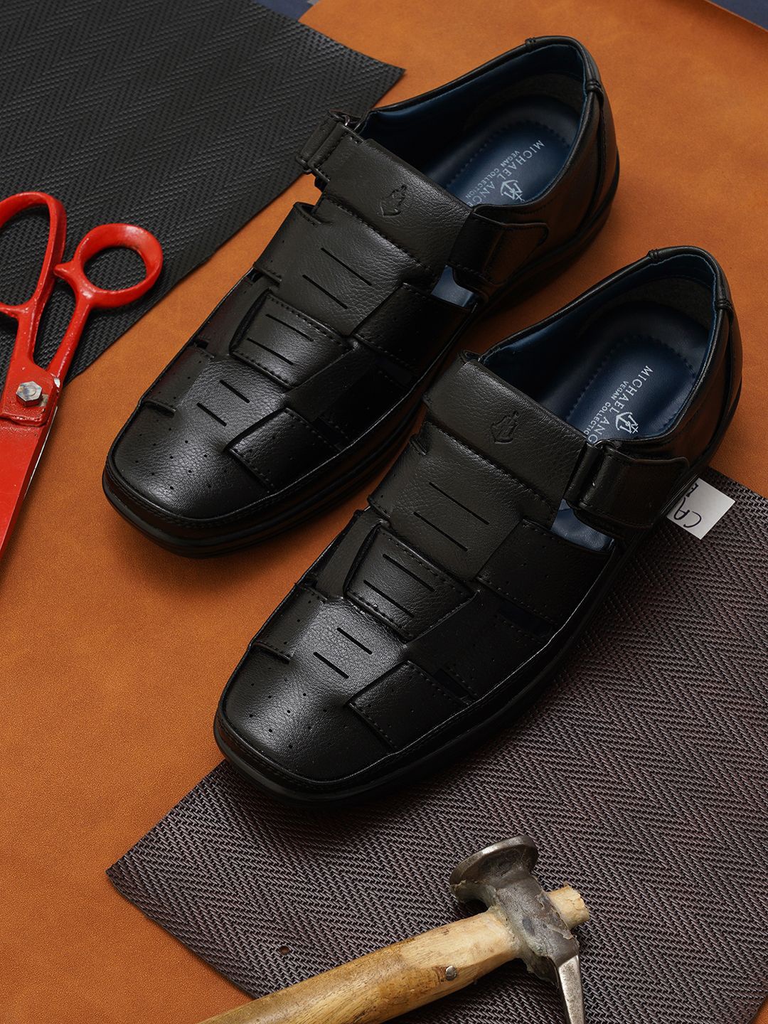 

MICHAEL ANGELO Men Comfort Sandal, Black