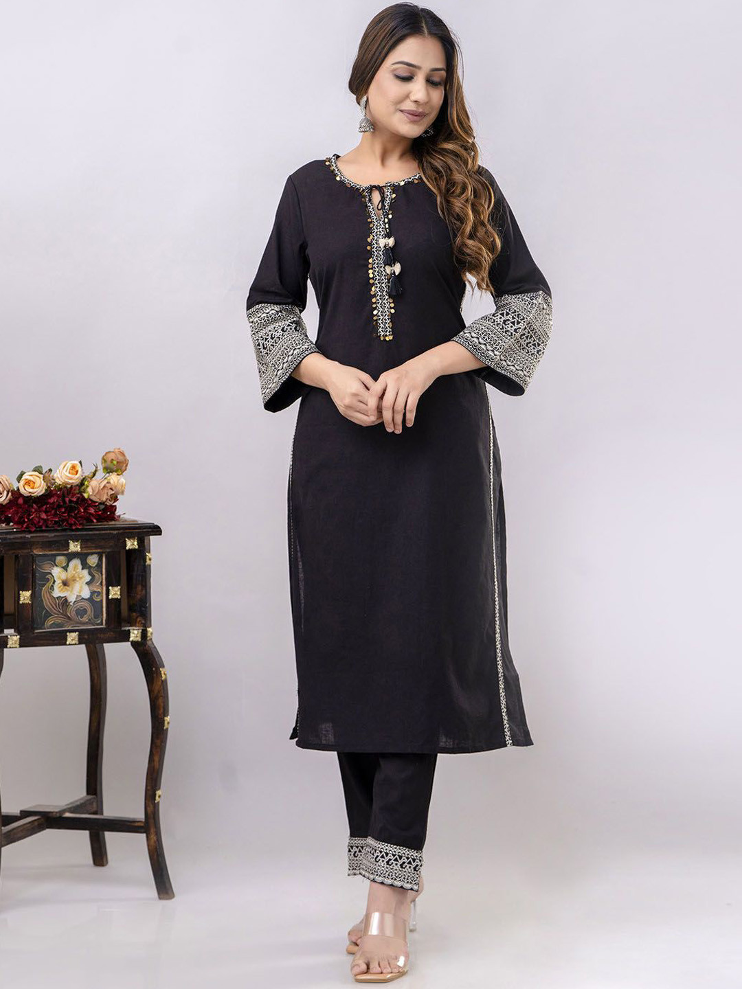 

Meena Bazaar Round Neck Three-Quarter Sleeves Regular Thread Work Kurta & Trouser, Black