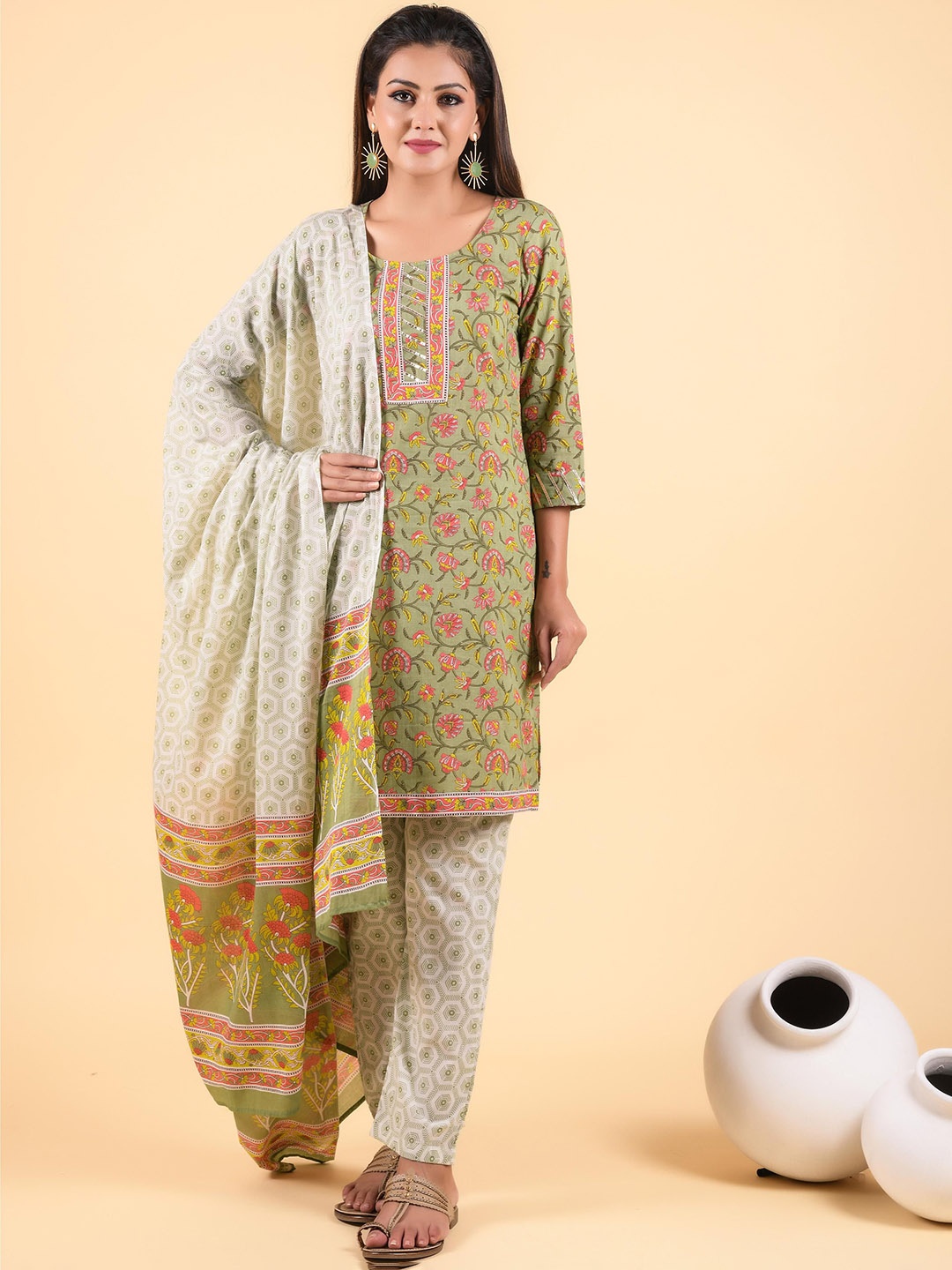 

Anastay Clothing Women Floral Printed Regular Pure Cotton Kurta with Palazzos With Dupatta, Green
