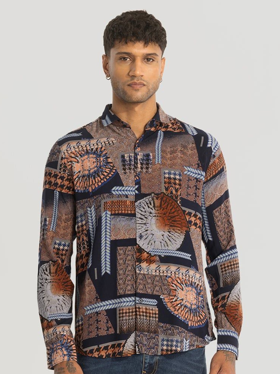 

Snitch Men Smart Spread Collar Abstract Printed Casual Shirt, Brown