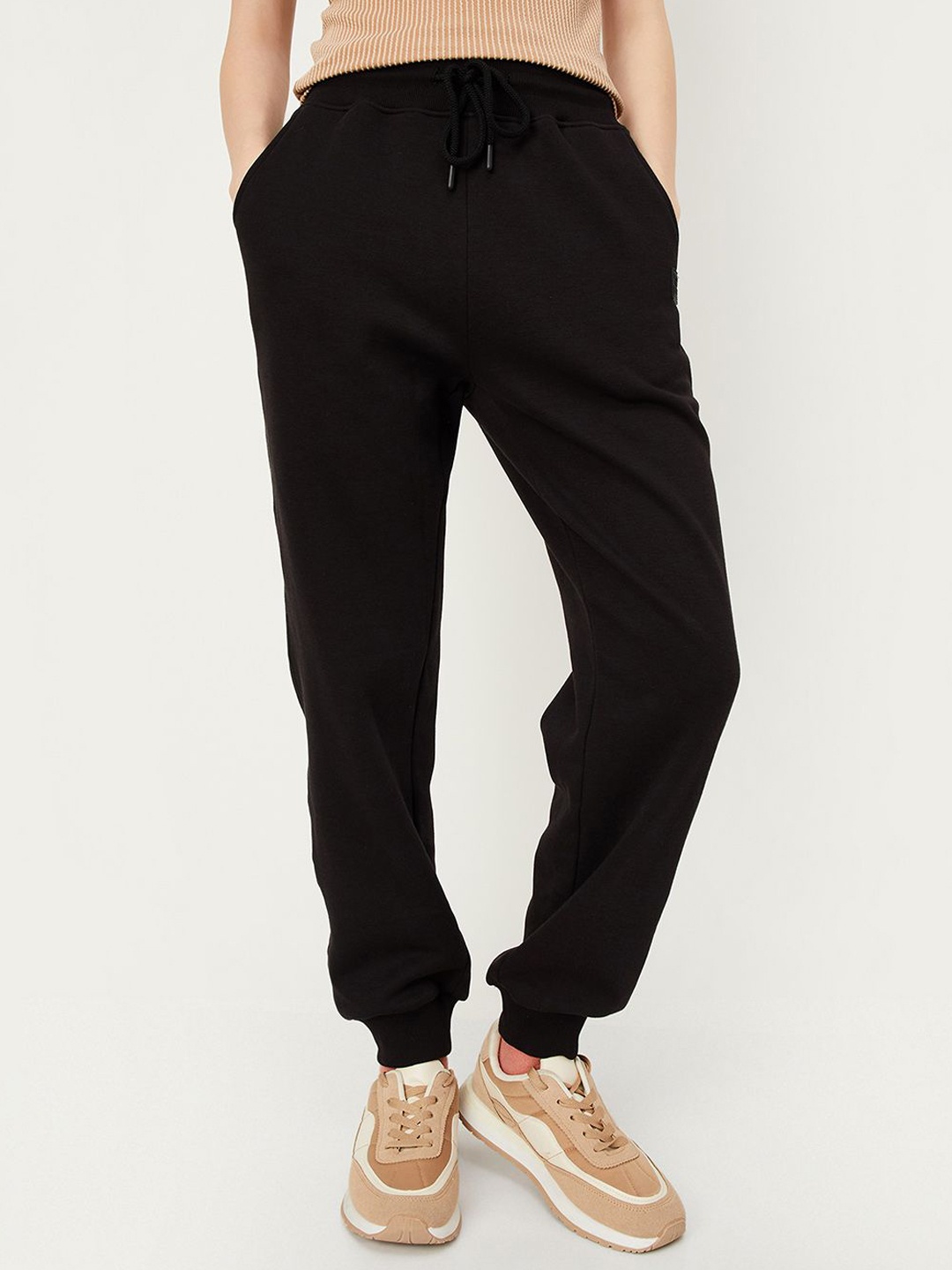 

max Women Ankle Length Mid-Rise Joggers, Black