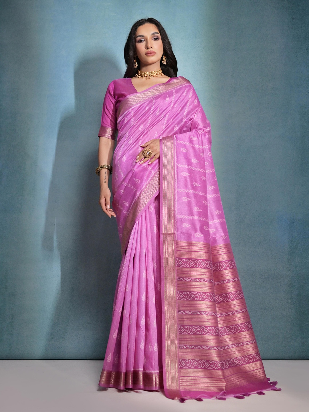 

Kandora Floral Printed Woven Design Zari Pure Silk Saree, Pink