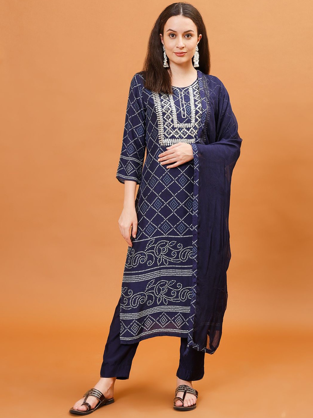 

Meena Bazaar Bandhani Printed Round Neck Regular Kurta With Trousers With Dupatta, Navy blue
