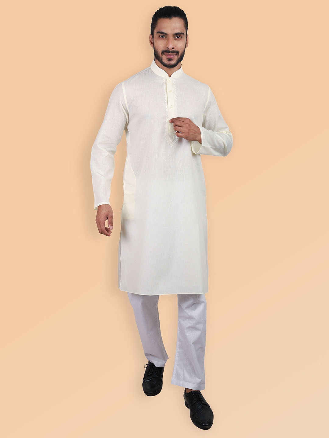 

ETHNIC FACTORY Men Embroidered Kurta, Cream