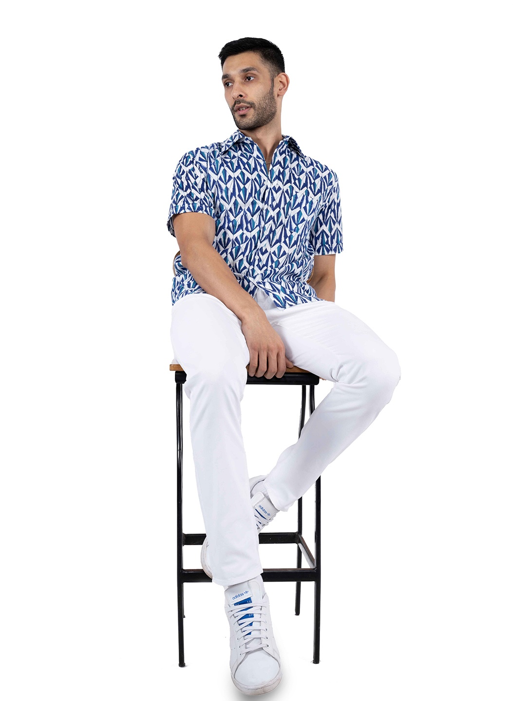 

OnlyMenGrooming Men Modern Spread Collar Abstract Printed Cotton Casual Shirt, Blue