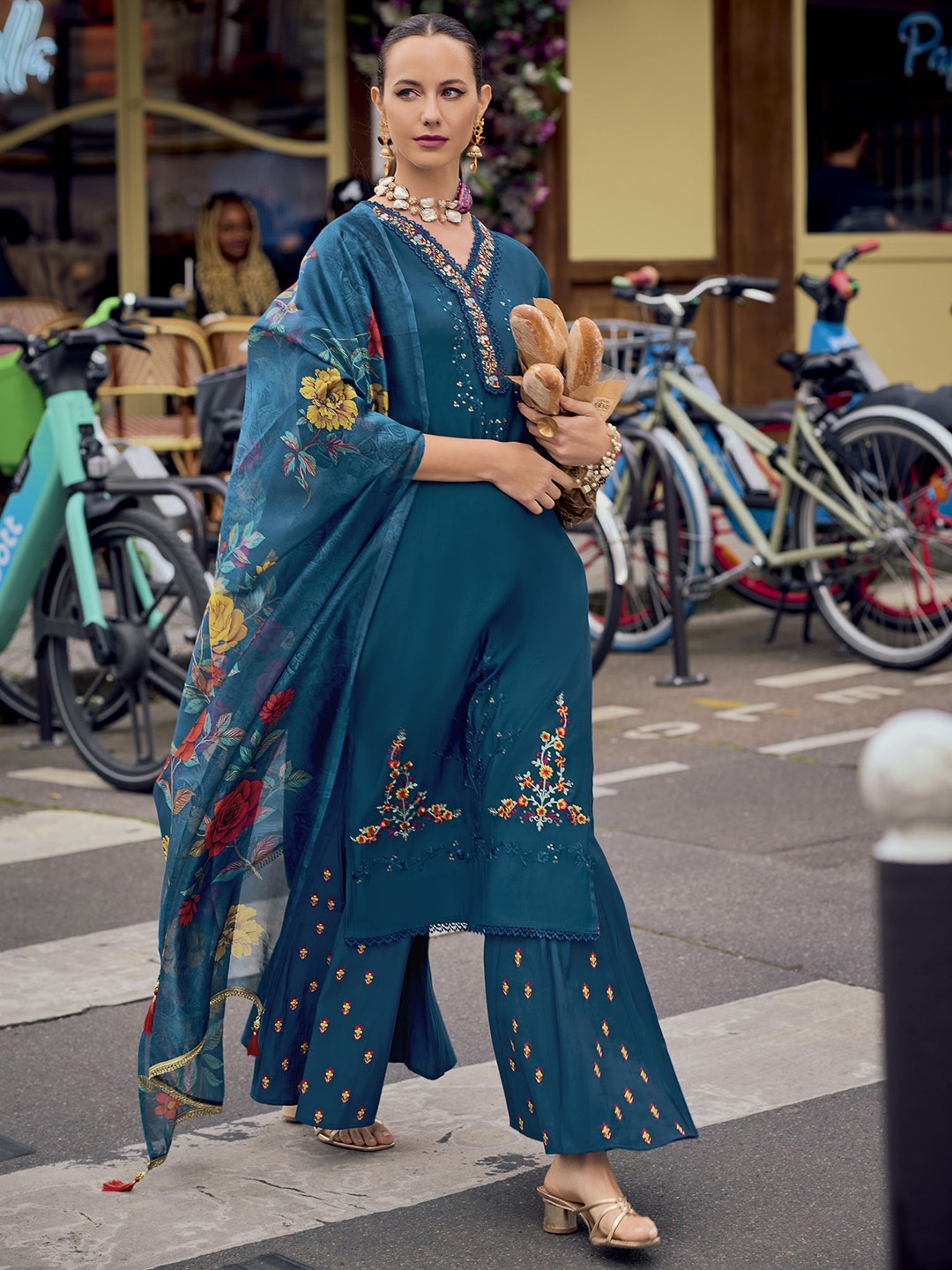 

MOJILAA Women Floral Embroidered Regular Beads and Stones Kurta with Palazzos & With Dupatta, Teal