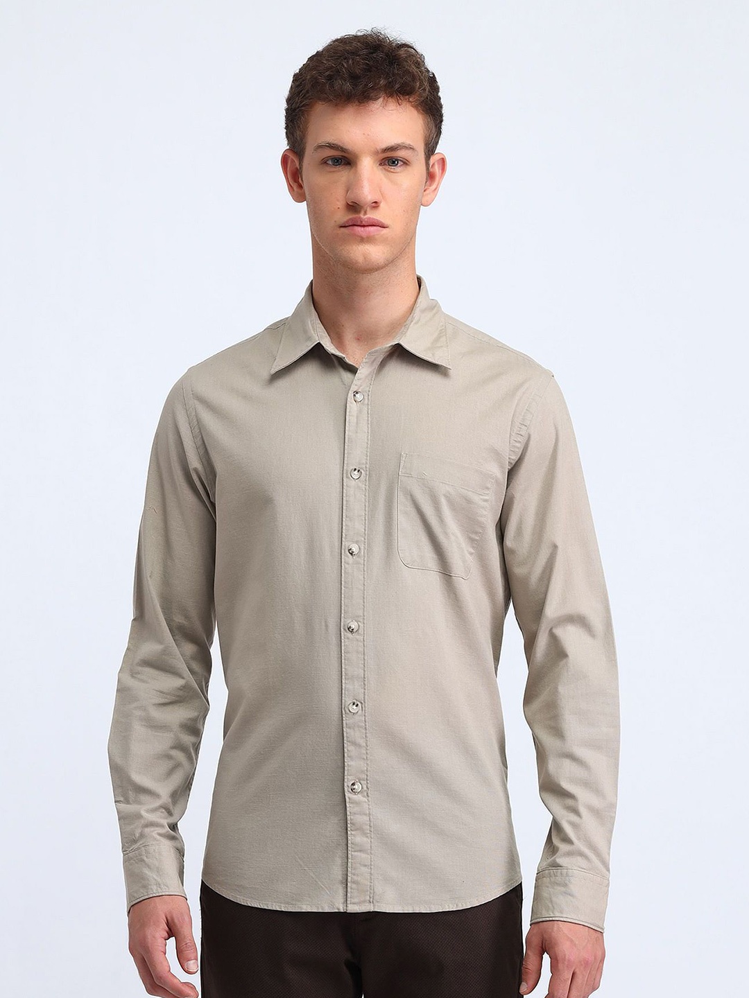 

Flying Machine Men Cutaway Collar Solid Cotton Casual Shirt, Beige