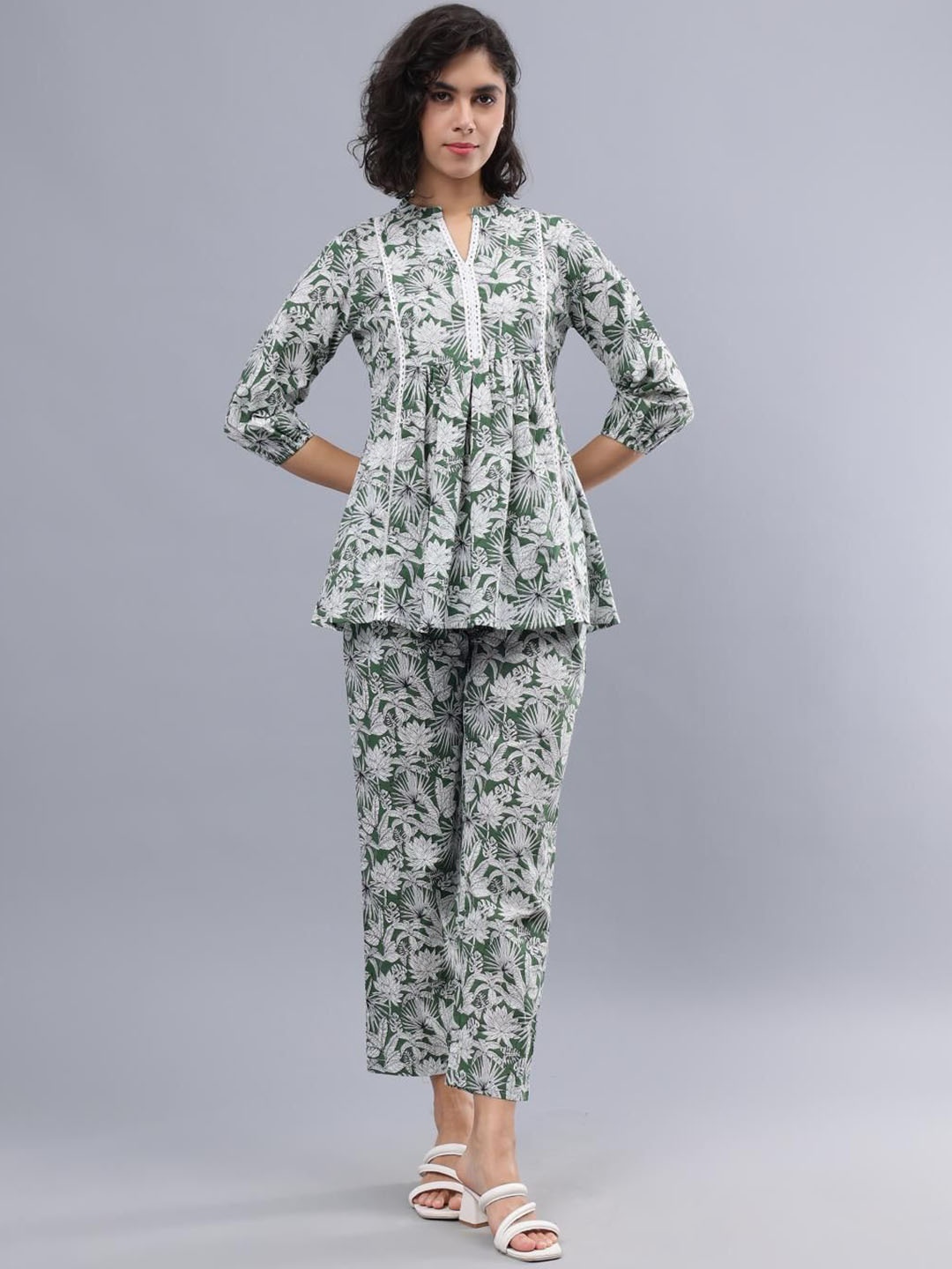 

CORDSET Floral Printed Mandarin Collar Three-Quarter Sleeves Pure Cotton Tunic & Trouser, Green