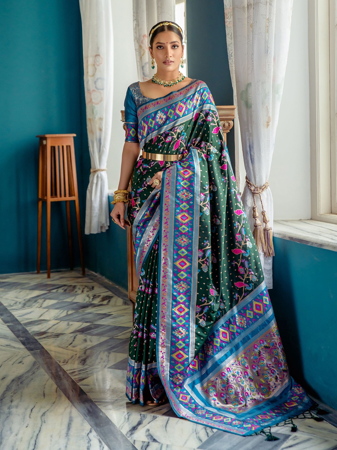 

Kandora Geometric Woven Design Zari Pure Silk Saree, Green
