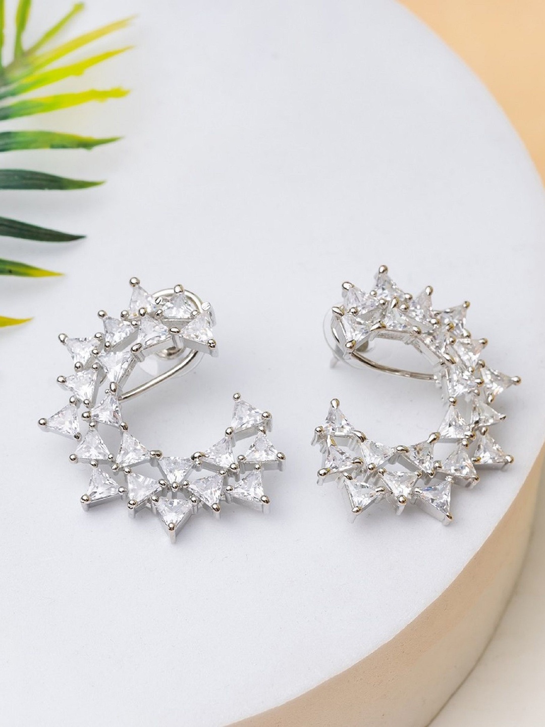 

PUTSTYLE Contemporary Studs Earrings, Silver