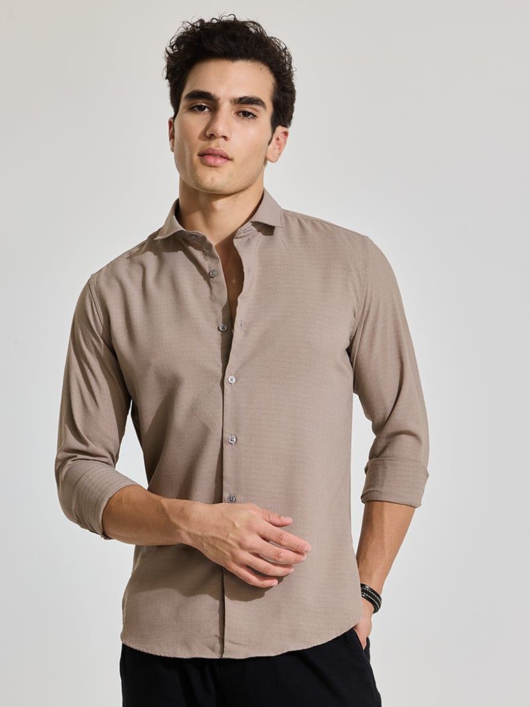 

Snitch Men Smart Spread Collar Solid Casual Shirt, Brown