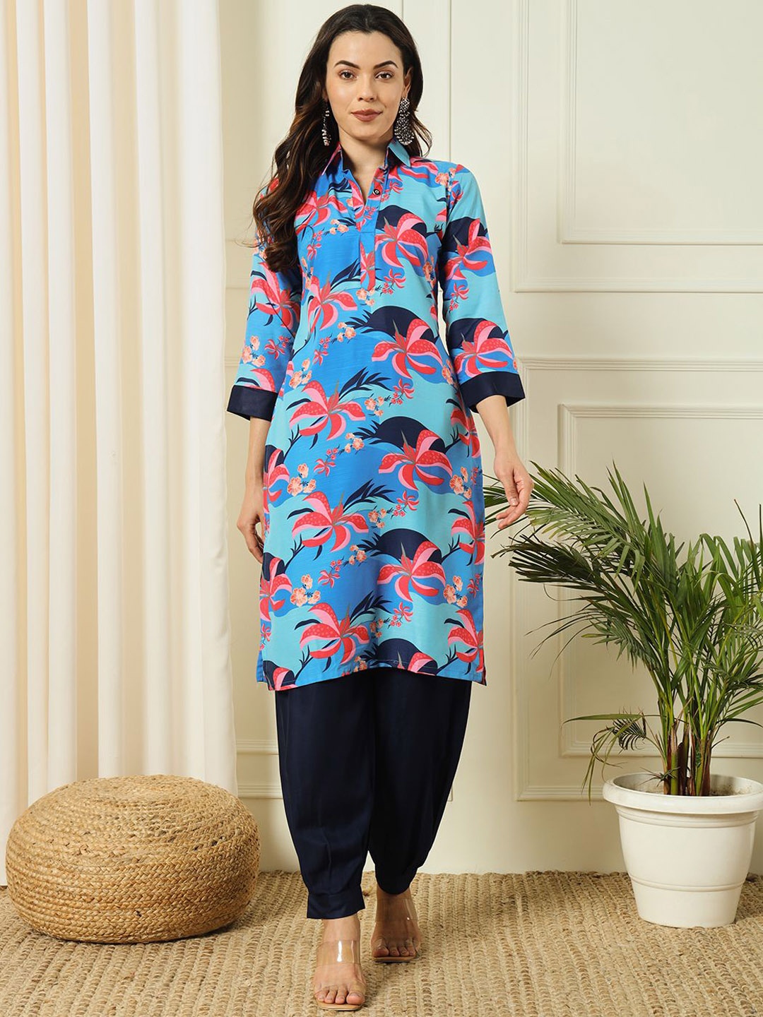 

Divyadham Textiles Women Floral Printed Regular Kurti with Patiala, Blue