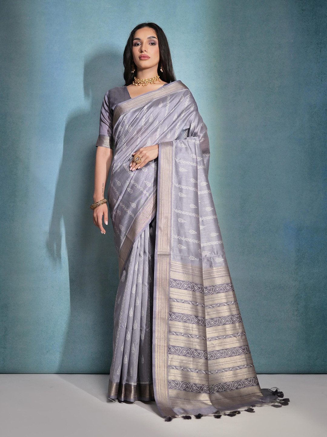 

Kandora Ethnic Motifs Printed Zari Pure Silk Saree, Grey
