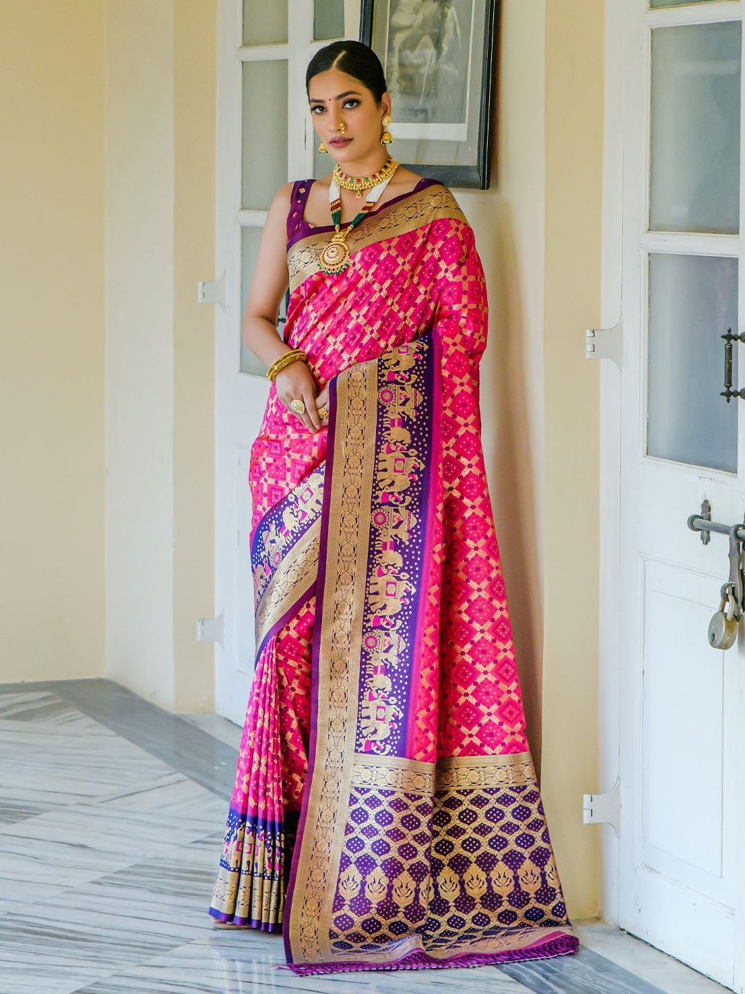 

Kandora Woven Design Zari Pure Silk Banarasi Saree, Pink