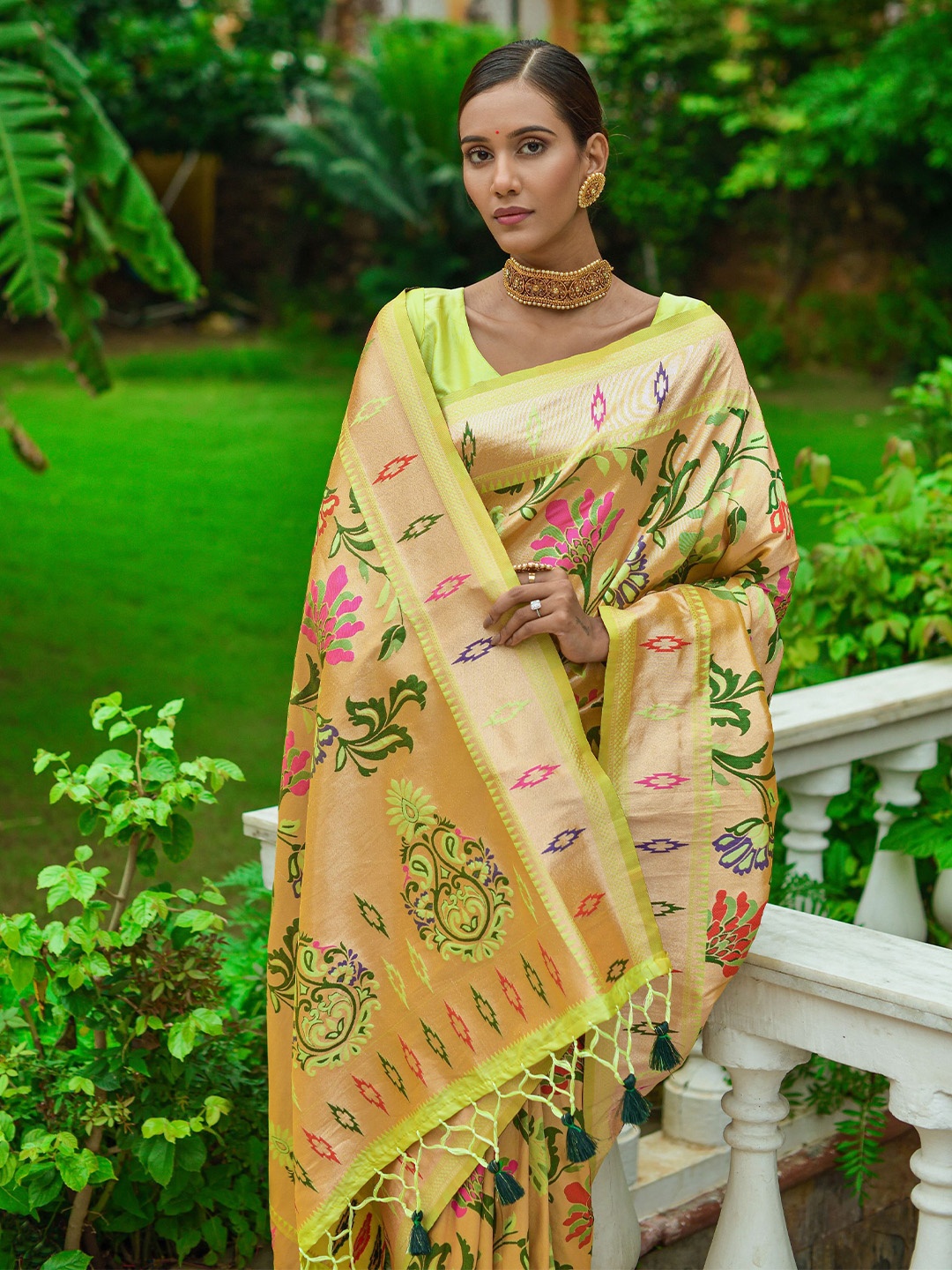 

Kandora Ethnic Motifs Zari Pure Silk Banarasi Saree, Green