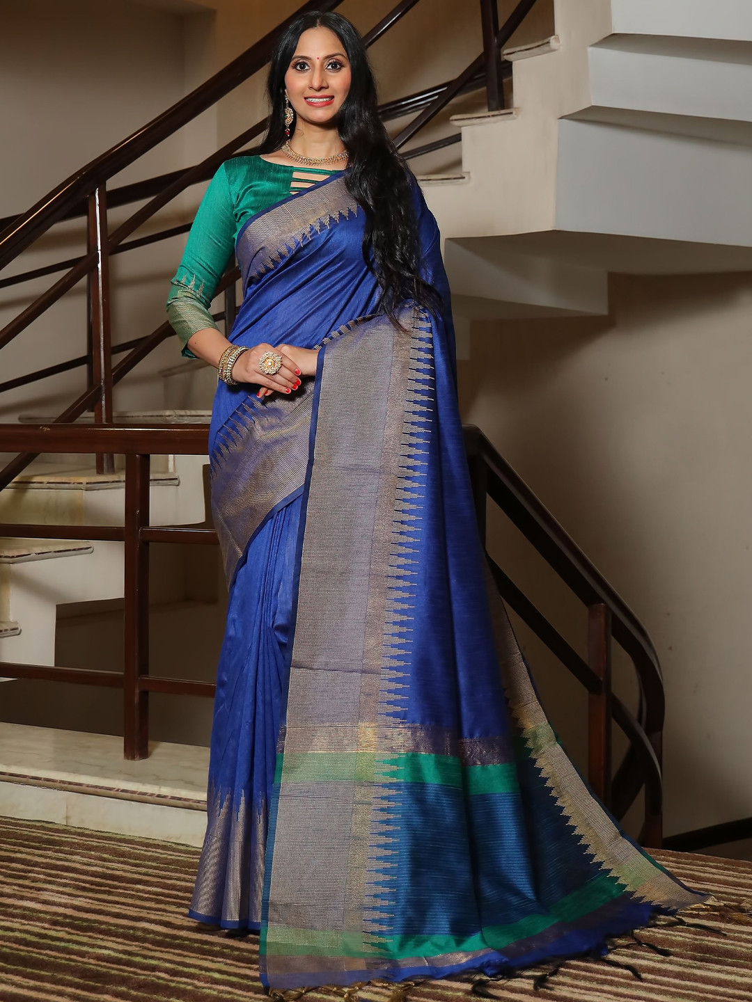 

Kandora Solid Zari Pure Silk Saree, Blue