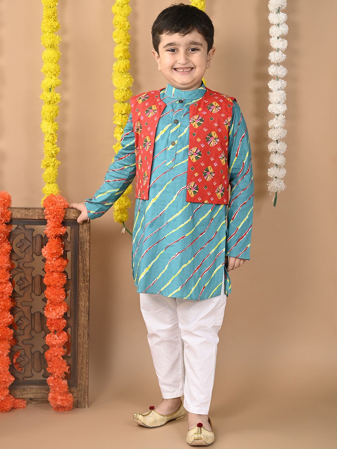 

Sangria Boys Leheriya Printed Mandarin Collar Pure Cotton Kurta with Trouser & Jacket, Blue