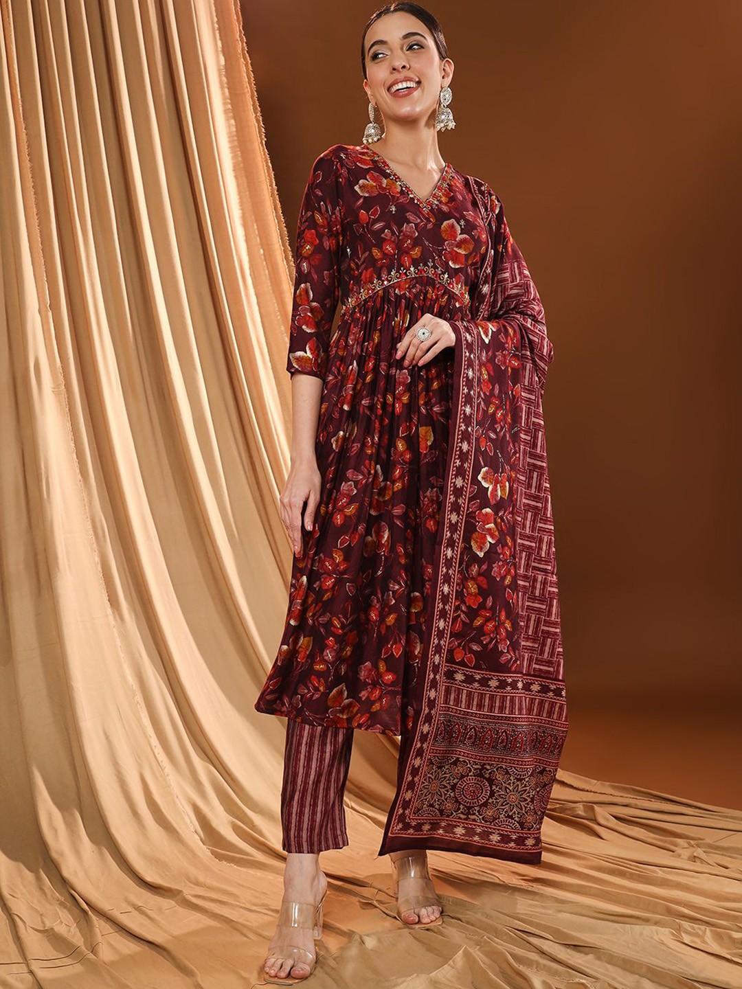 

VESH Women Floral Printed Empire Thread Work Pure Cotton Kurta with Trousers & Dupatta, Burgundy