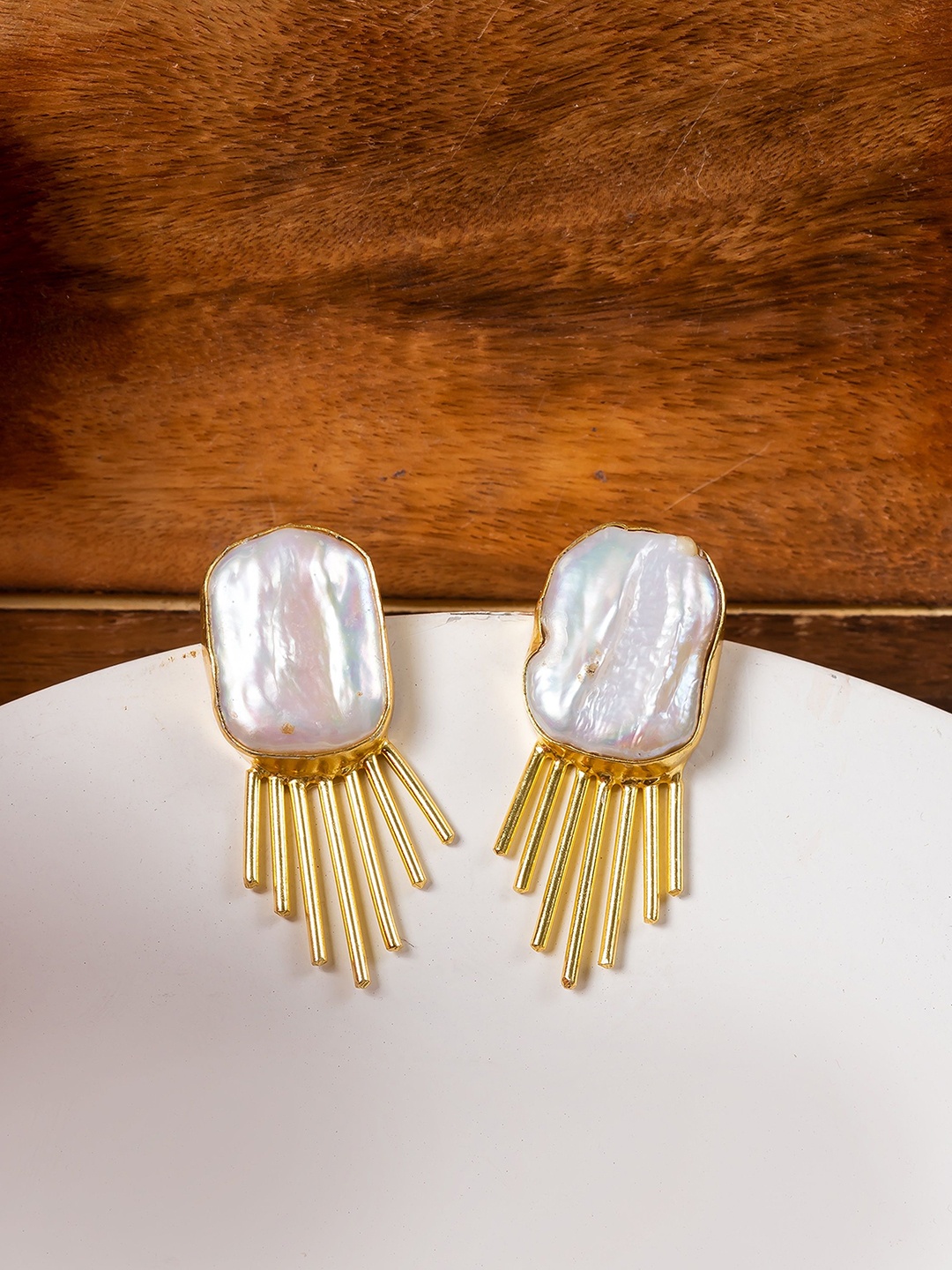 

PUTSTYLE Contemporary Studs Earrings, Gold