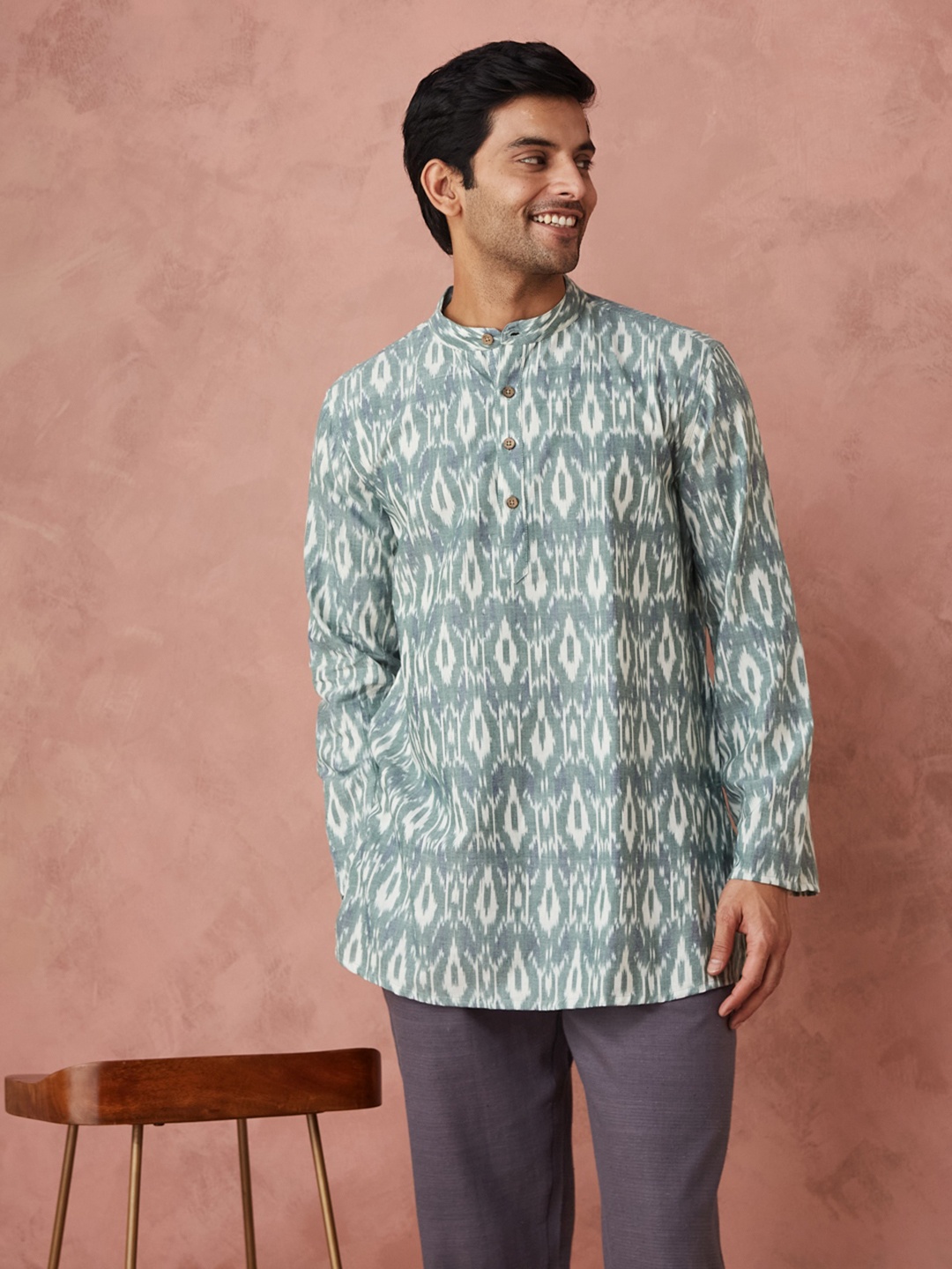 

Fabindia Men Thread Work Kurta, Green
