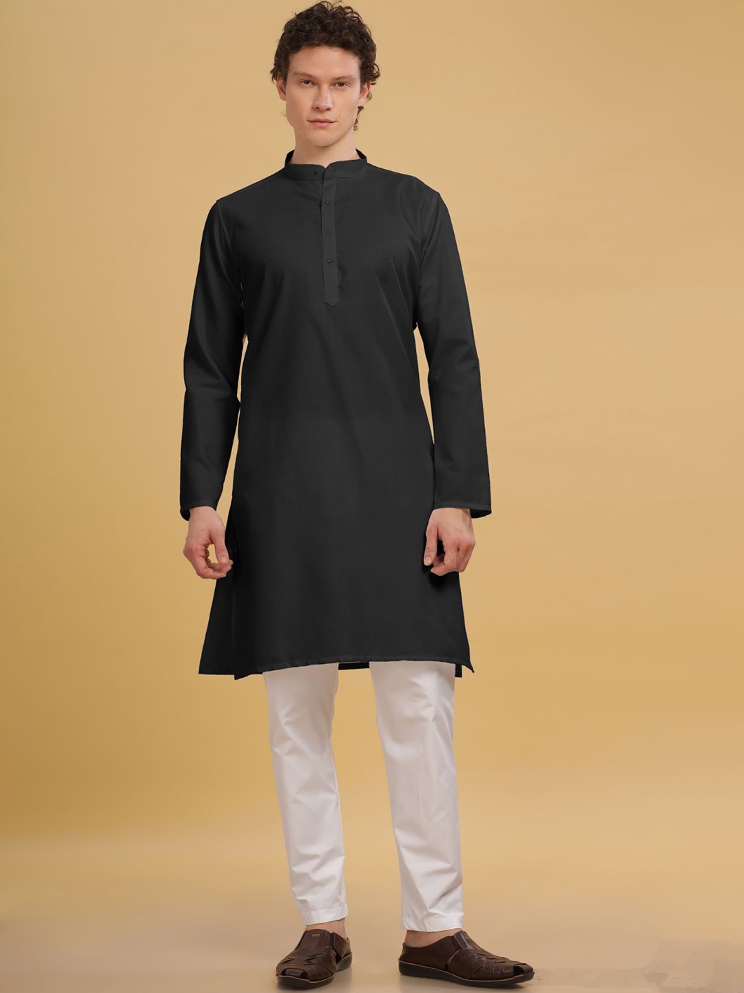 

Anouk Men Thread Work Kurta, Black