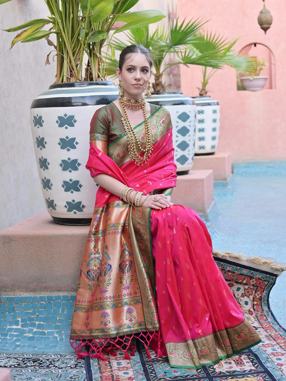 

Kandora Woven Design Zari Pure Silk Banarasi Saree, Red