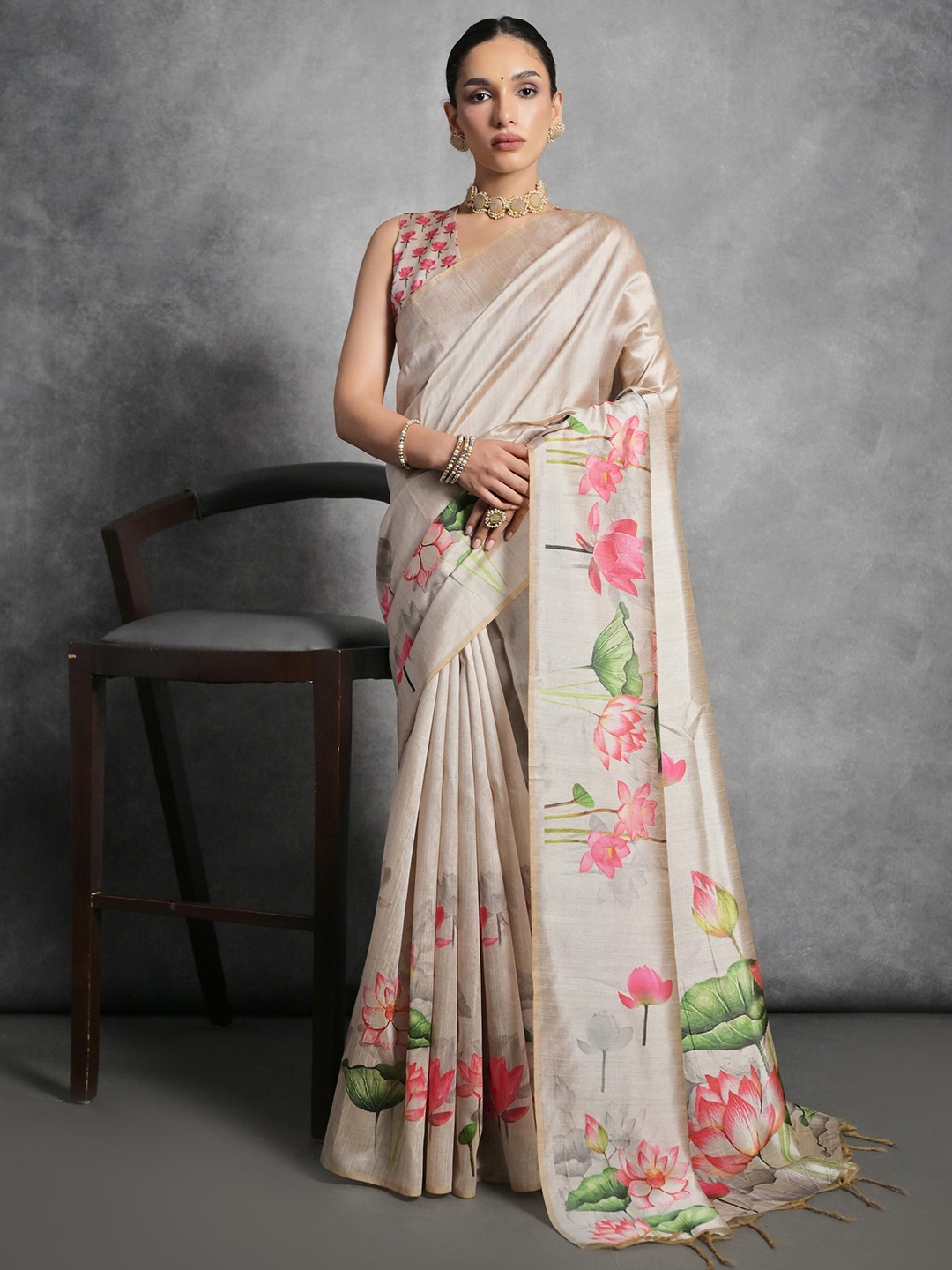 

Kandora Floral Pure Silk Tussar Saree With Unstitched Blouse Piece, Cream