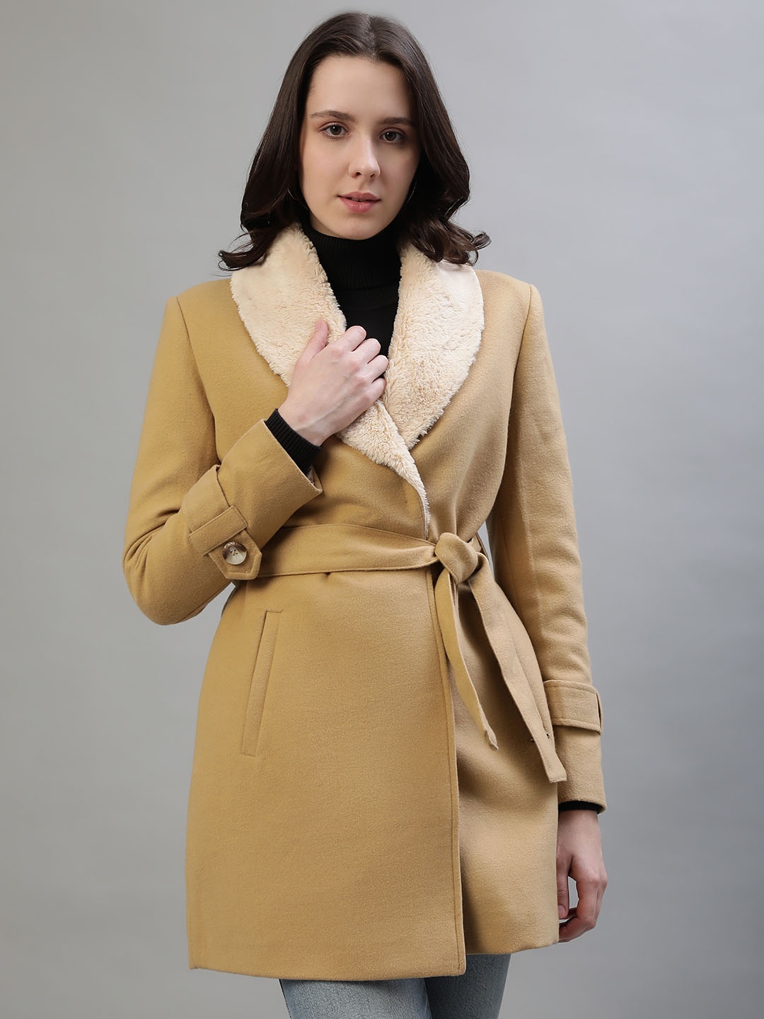 

Iconic Women Shawl Collar Hip-Length Overcoat, Beige