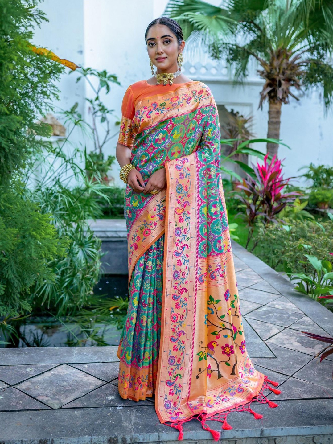 

Kandora Ethnic Motifs Zari Pure Silk Paithani Saree, Green