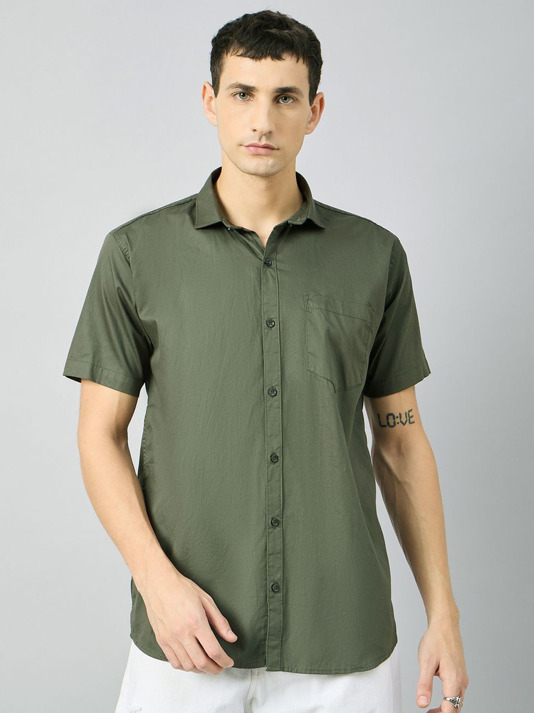 

STUDIO NEXX Men Standard Spread Collar Solid Cotton Casual Shirt, Green